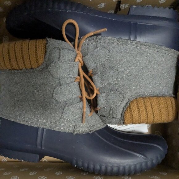 Boots (Toronto) - Picture 1 of 1